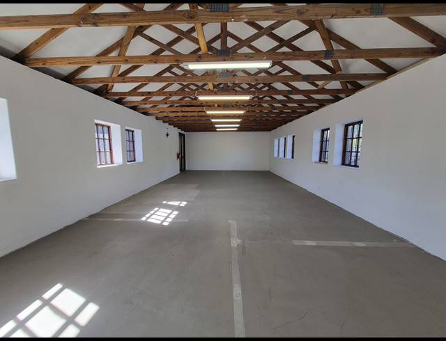 89M² OFFICE TO LET IN PARKMORE